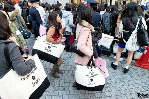 Lucky-bags-japan-2017-new-years-sales-and-unknown-products-in-bags