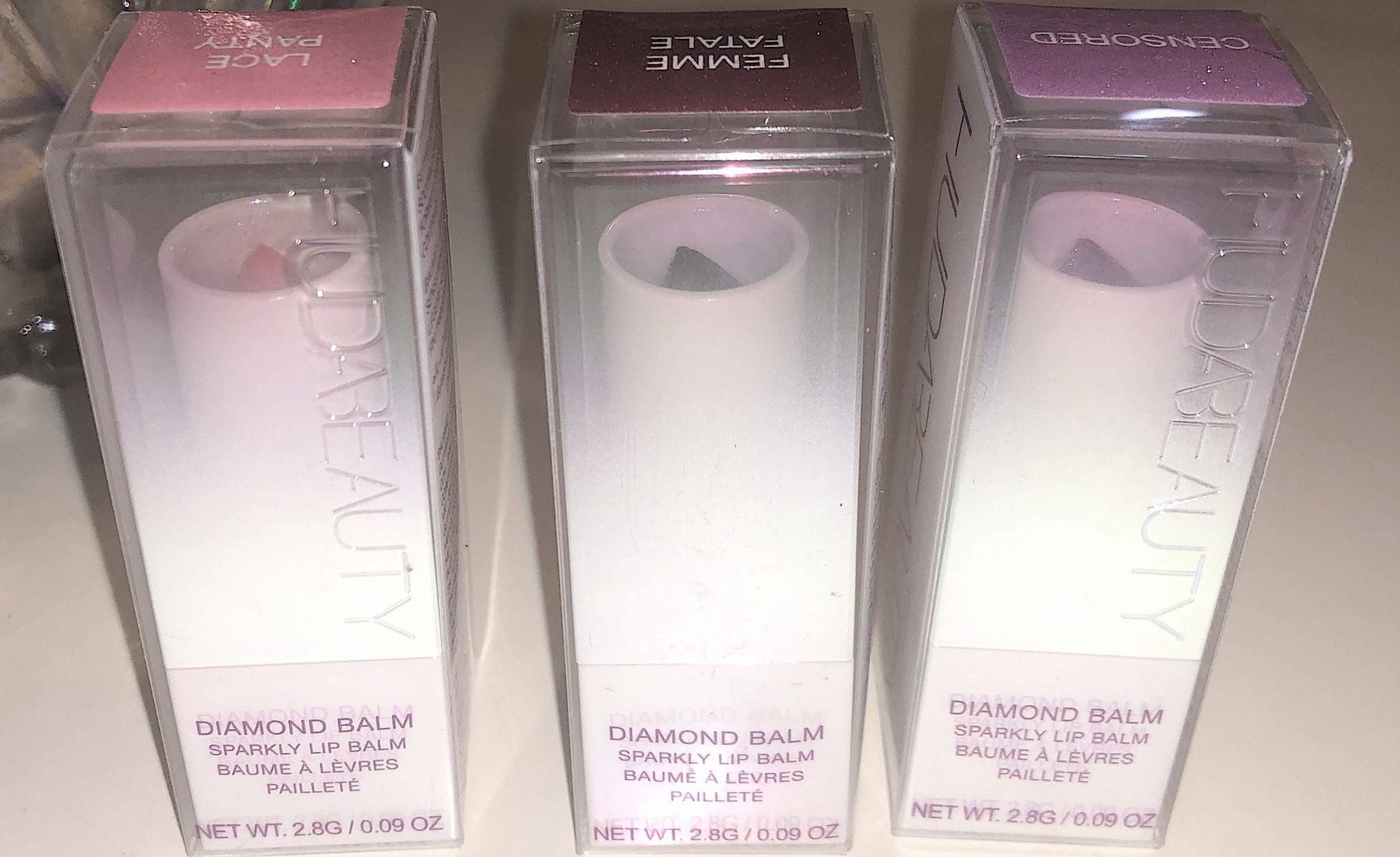 OUTER PACKAGING FOR HUDA DIAMOND HYDRATING LIP BALM