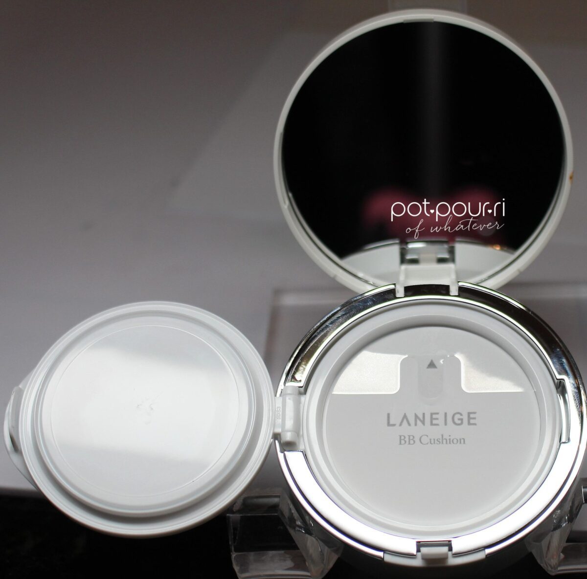a mirror is included on the air cushion compact